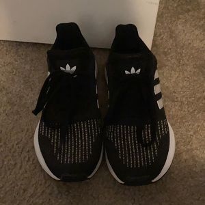 Adidas swift run sneakers